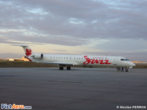Canadair CL-600-2D15 Regional Jet CRJ-705ER (Air Canada Jazz)