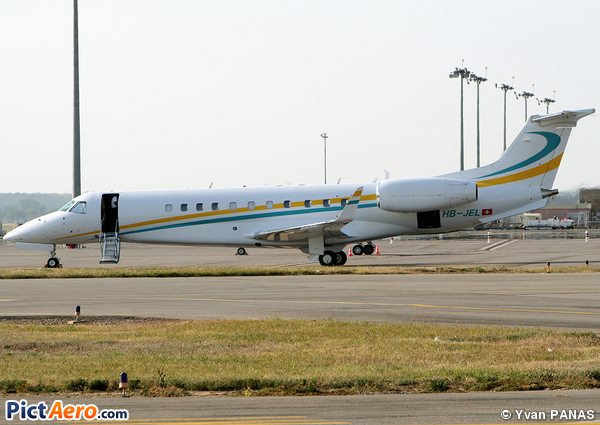 Embraer ERJ-135 BJ Legacy (Comlux Aviation)
