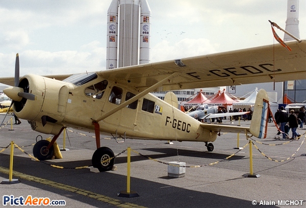 Max Holste MH-1521 C1 Broussard (Association des Mécaniciens Pilotes d'Aéronefs Anciens)