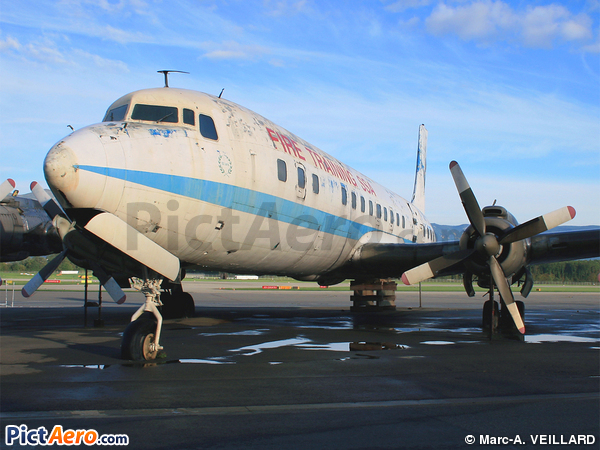 Douglas DC-7C Seven Seas (Aéroport International de Genève)