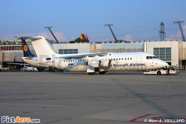 British Aerospace Avro RJ100 (SN Brussels Airlines)