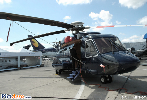 Sikorsky S-92 Helibus (Laws Helicopter)