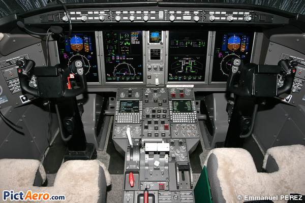 Bombardier BD-100-1A10 Challenger 300 (Premiair)