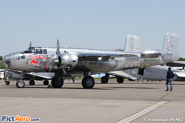 North American B-25J Mitchell (The Flying Bulls)