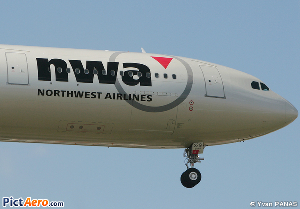 Airbus A330-323X (Northwest Airlines)
