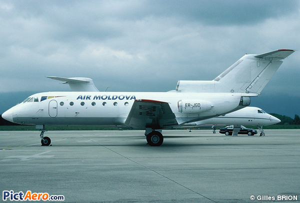 Yakovlev Yak-40 (Air Moldova)