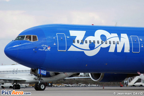 Boeing 767-328/ER (Zoom Airlines)