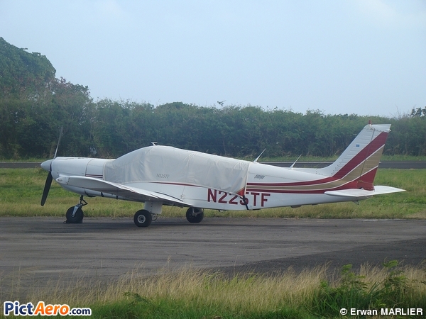 Piper PA-32 Cherokee Six/Saratoga (Private / Privé)