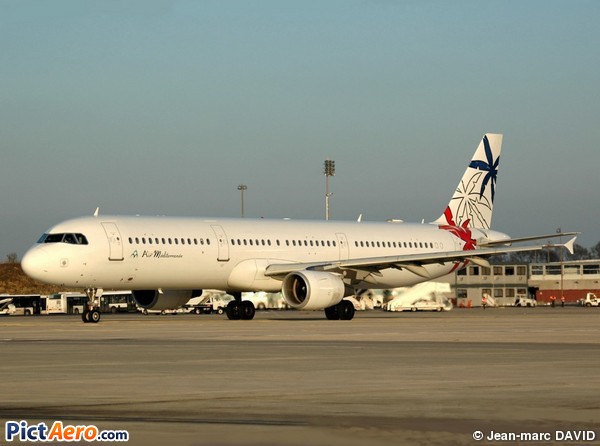 Airbus A321-211 (Air Méditerranée)