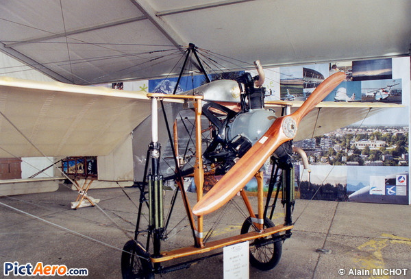 Blériot XI-2 Monoplane (Musée de l'Air et de l'Espace du Bourget)
