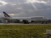 Boeing 747-428M
