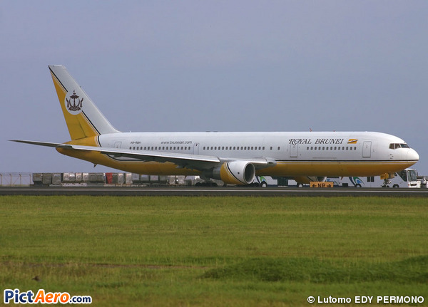 Boeing 767-33A/ER (Royal Brunei Airlines)