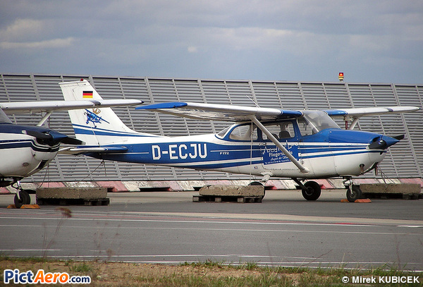 Reims F172-K Skyhawk (Fliegerschule August der Starke)