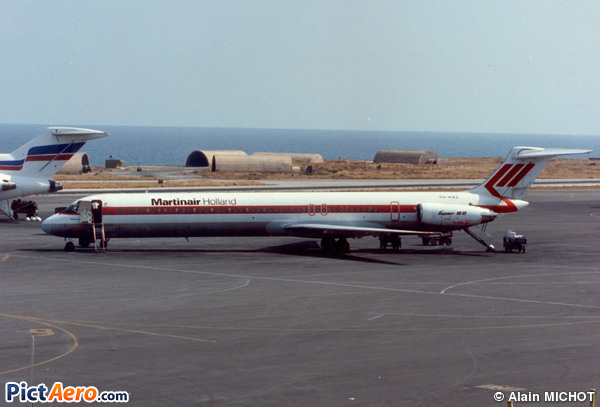 McDonnell Douglas MD-82 (DC-9-82) (Martinair)