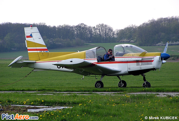 Zlin Z-142 (Aeroklub Ceske Republiky)