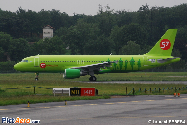 Airbus A320-214 (S7 - Siberia Airlines)