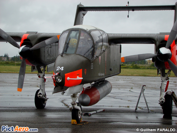 North American OV-10B (Amicale des avions anciens de la Drôme)