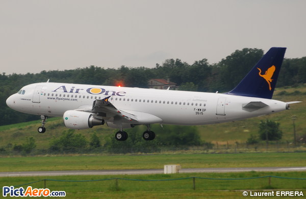 Airbus A320-216/WL (Air One)