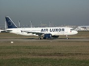 Airbus A320-214 (CS-TQA)