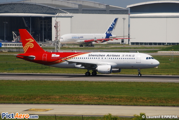 Airbus A320-214 (Shenzhen Airlines)