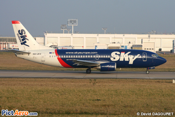 Boeing 737-33V (SkyEurope Airlines)