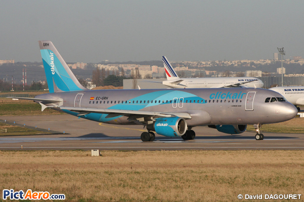 Airbus A320-211 (Clickair)