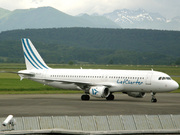 Airbus A320-211 (YL-LCC)