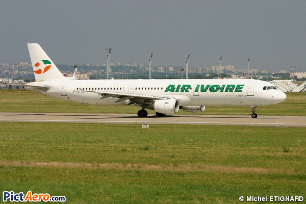 Airbus A320-211 (Air Ivoire)