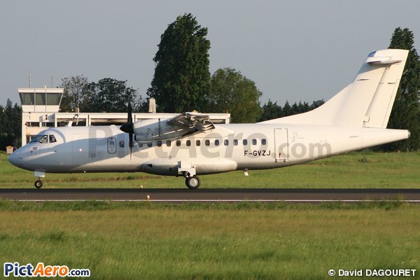 ATR 42-320 (Airlinair)