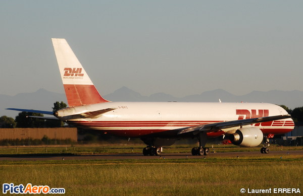 Boeing 757-236/SF (DHL Air)