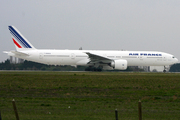 Boeing 777-328/ER