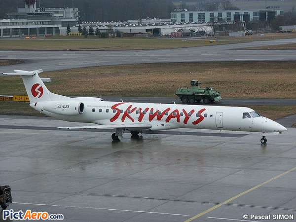 Embraer ERJ-145EP (Skyways Express)