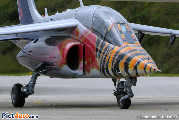 Dassault/Dornier Alpha Jet E (Red Bull Jet)