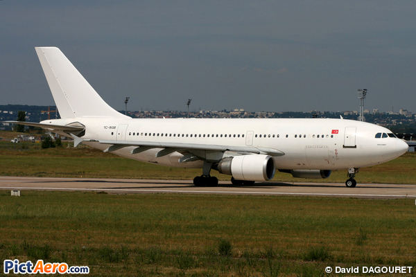 Airbus A310-304 (Saga Airlines)