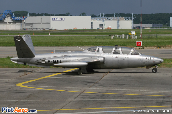 Fouga CM-170 Magister (Les Ailes Villeneuvoises)