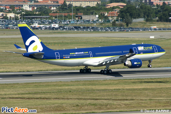Airbus A330-223X (Air Comet)