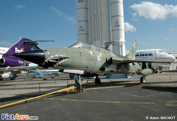 Republic F-105F-1-RE Thunderchief (Musée de l'Air et de l'Espace du Bourget)