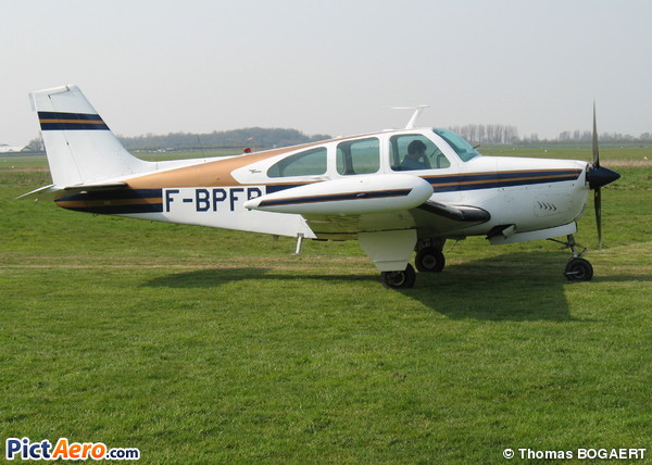 Beech 35-C33A Bonanza (Private / Privé)
