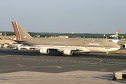 Boeing 747-48EM (HL7414)