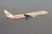 Boeing 767-33A/ER (TJ-CAC)