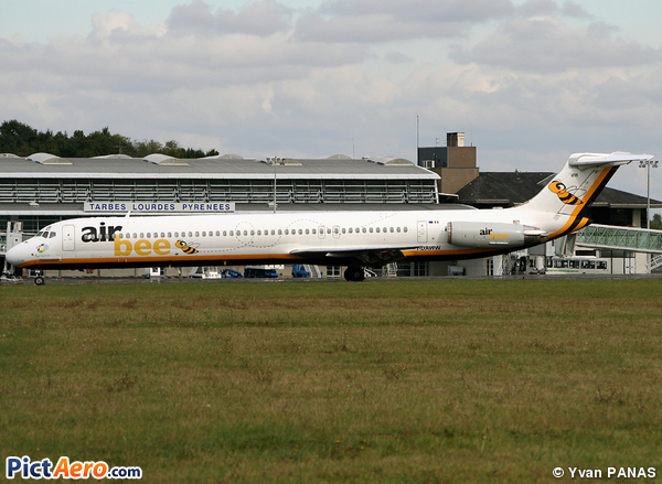 McDonnell Douglas MD-82 (DC-9-82) (Air Bee)