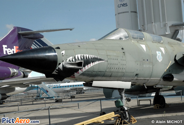 Republic F-105F-1-RE Thunderchief (Musée de l'Air et de l'Espace du Bourget)