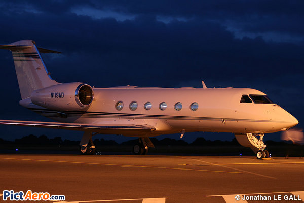 Gulfstream Aerospace G-450 (Private / Privé)