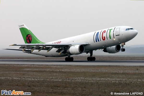 Airbus A300B4-203(F) (ACT Airlines)