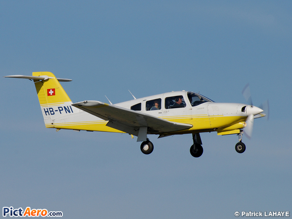 Piper PA-28 RT-201T Turbo Arrow IV (Flugschule Basel)