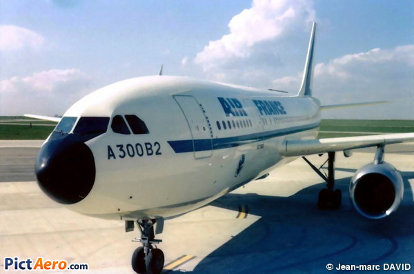 Airbus A300B2-101 (Air France)