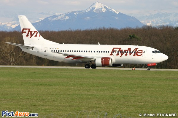 Boeing 737-33A (FlyMe)
