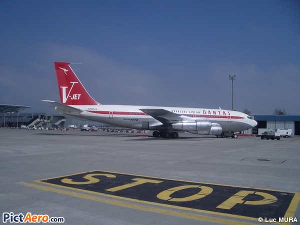 Boeing 707-138B (Private / Privé)