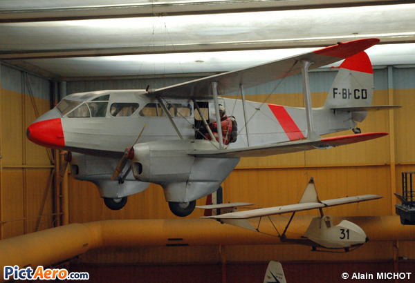 De Havilland DH-89A Dragon Rapide 6 (Musée de l'Air et de l'Espace du Bourget)