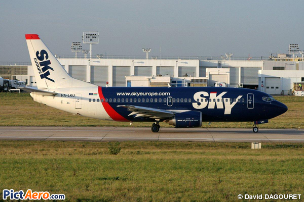 Boeing 737-33V (SkyEurope Airlines)